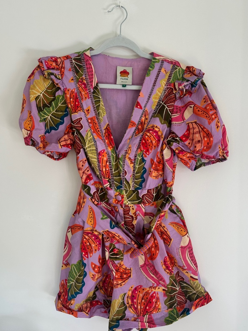 Farm Rio Breaks and Bananas Lilac Puff Sleeve Tropical Belt Romper M - Picture 2 of 8